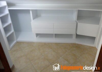 sottotetto con cabina guardaroba