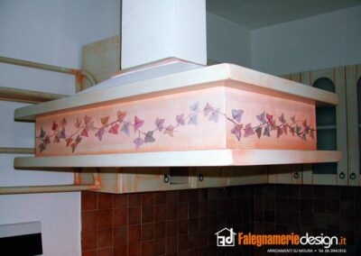 cappa con decorazione a mano libera