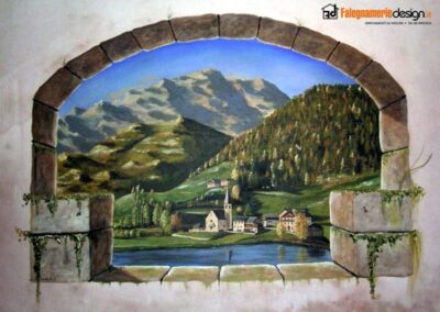 Parete ad arco con dipinto