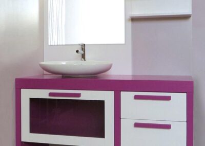 Bagno fucsia in legno