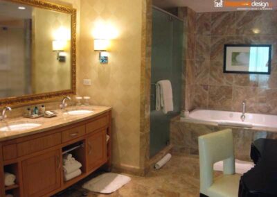 Mobile bagno in vero legno con forma ovale