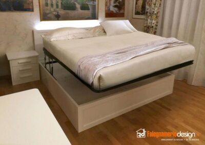 Letto contenitore su misura in legno