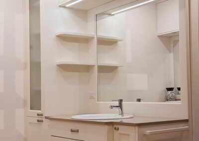 elegante bagno classico in legno