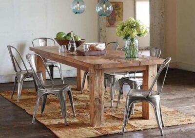 Tavolo da pranzo elegante in legno