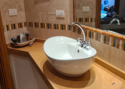 piano in legno per lavandino bagno