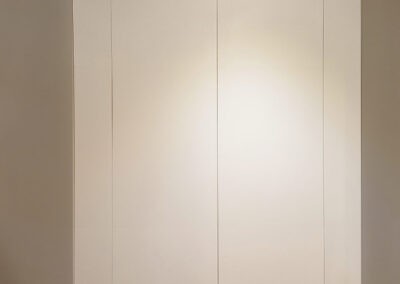 armadio a muro a scomparsa bianco