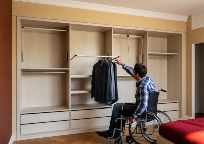 Armadio a muro per disabilità