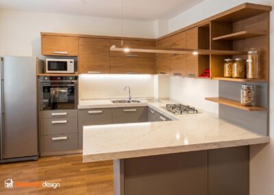 cucina moderna angolare in legno