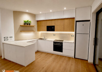Cucina moderna con fuorisquadro
