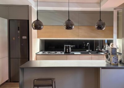 Cucina moderna con penisola