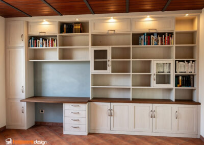 libreria con scrivania
